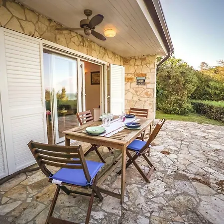 House Lucy Holiday home